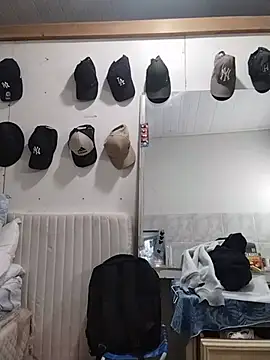 RMRICON stripchat live cam model