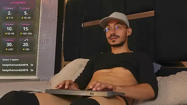 thomas_montiel stripchat live cam model