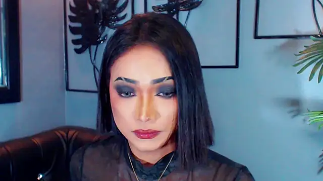 QueenOfHypnisist stripchat live cam model