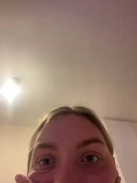 BigDBubbleB stripchat live cam model