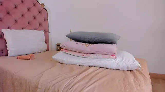 lilacoral7 stripchat live cam model