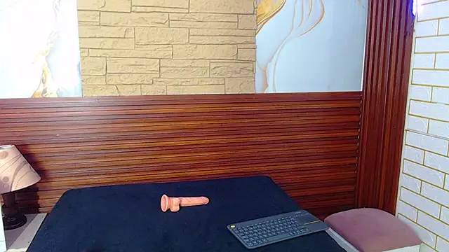 Mia_Lunelle stripchat live cam model