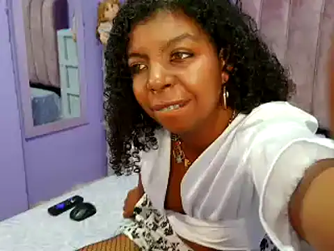 AuroranMoon stripchat live cam model