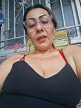 Mia-funny20 stripchat live cam model