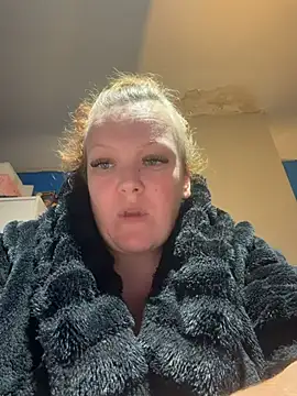 busty-bella1 stripchat live cam model