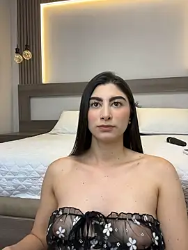 evelyn_hills stripchat live cam model