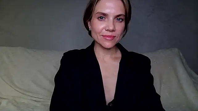 NatalieMoses stripchat live cam model