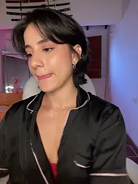 Ale_Lewis stripchat live cam model