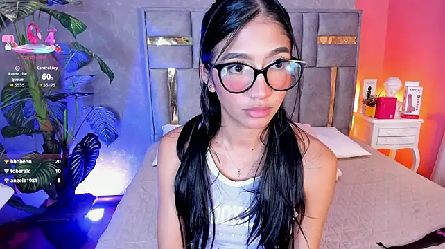 Tyla_Ks stripchat live cam model