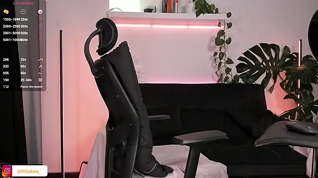 ariana_fitl_ stripchat live cam model