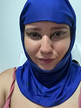 Nahannaahia stripchat live cam model