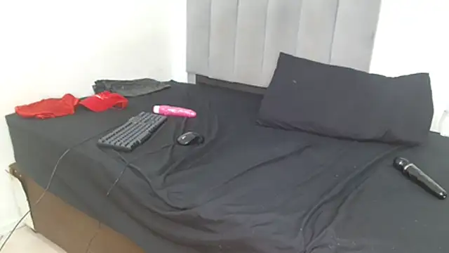 SexyZaron123 stripchat live cam model
