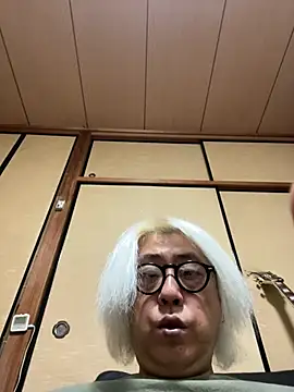 Tsuntsun1975 stripchat live cam model