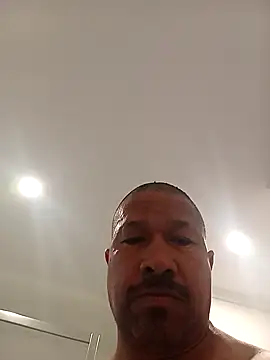 Olly4200 stripchat live cam model