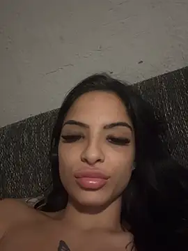Evelin199 stripchat live cam model