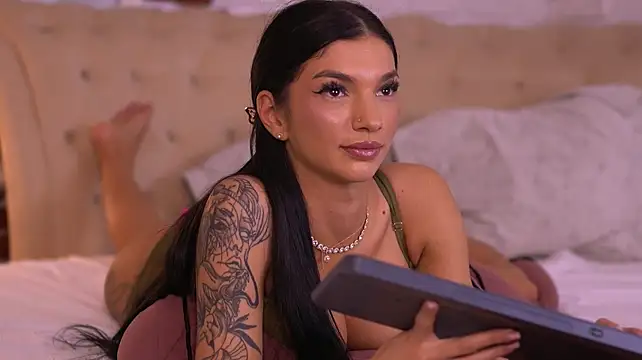 NyssaSky stripchat live cam model