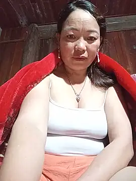 Yellow-pink stripchat live cam model