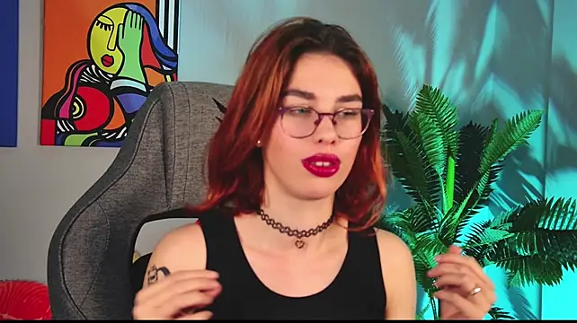 SeraphineDuskryn stripchat live cam model