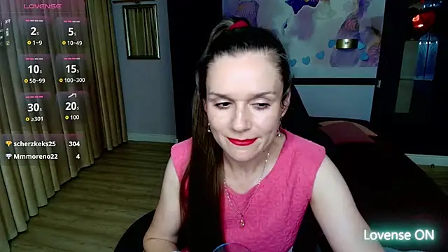 AriaGray stripchat live cam model