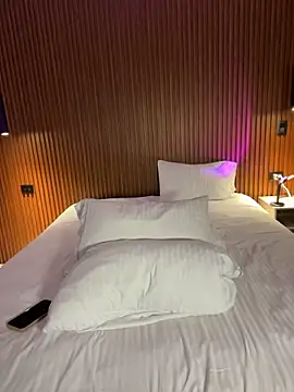 LollaByer stripchat live cam model