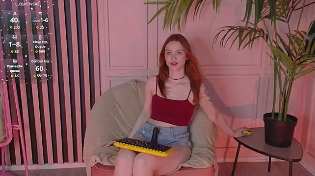 PollyMayer stripchat live cam model