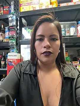 MIA_ROSSEEE stripchat live cam model