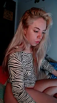 nathashabennethh stripchat live cam model