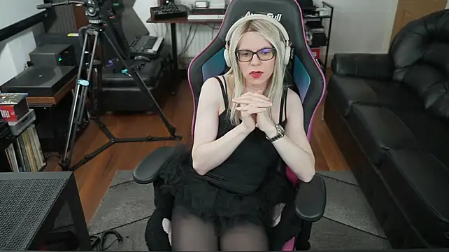 KelseyCobalt stripchat live cam model
