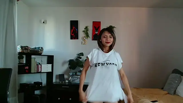 SKARLETEEN stripchat live cam model