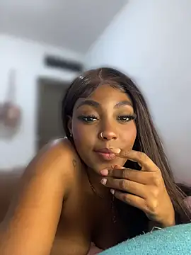 zaracollins01 stripchat live cam model