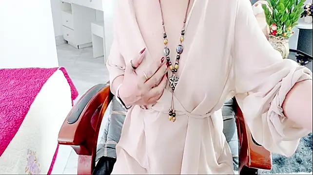 Miu-Le stripchat live cam model