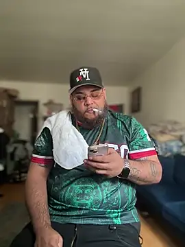 fatboyjayohh126 stripchat live cam model