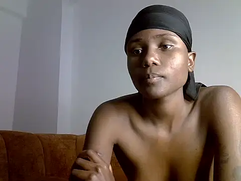 Thiasia97 stripchat live cam model