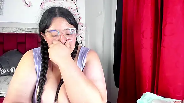 RubyPirsso18 stripchat live cam model