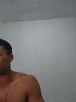 RyanLeon01 stripchat live cam model