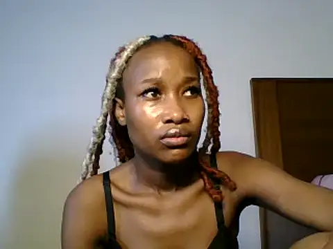 Blonde_slimy stripchat live cam model