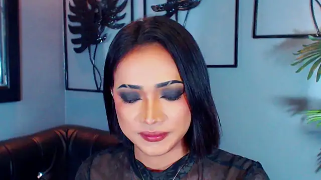 QueenOfHypnisist stripchat live cam model