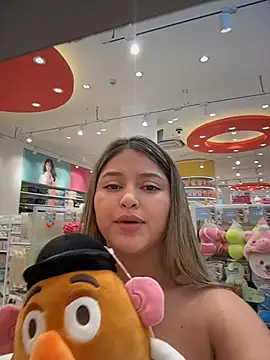 lunablossom_ stripchat live cam model