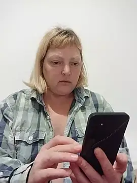 LiluLiluLilu stripchat live cam model