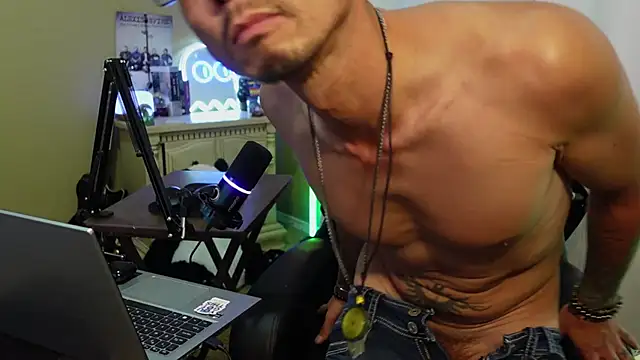 Ghost11_11 stripchat live cam model