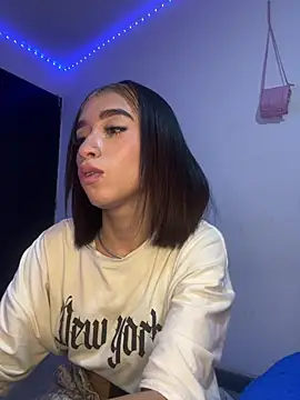 I__alahia stripchat live cam model