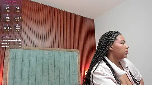 Tiana-Moon stripchat live cam model