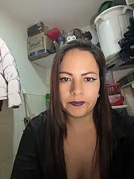 MIA_ROSSEEE stripchat live cam model