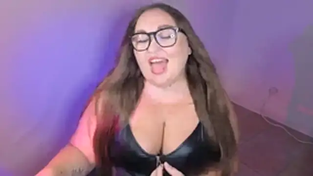 MiaxBBW stripchat live cam model