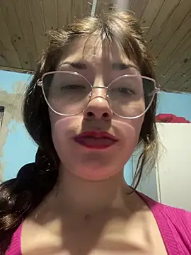 Luna33- stripchat live cam model