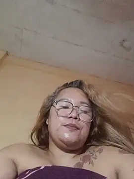 loriepinay46 stripchat live cam model