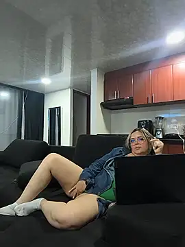 samy_vsn stripchat live cam model