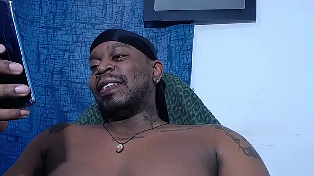 leandrohurtado69 stripchat live cam model