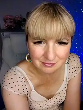 -Nefertiti- stripchat live cam model