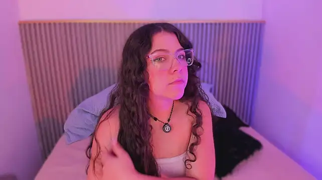 LilithBloom7 stripchat live cam model